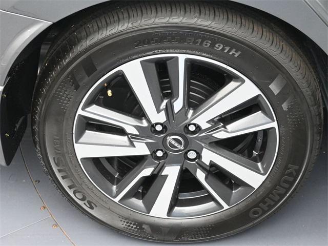 new 2025 Nissan Versa car, priced at $20,040