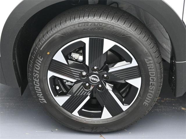 new 2025 Nissan Kicks car, priced at $25,980