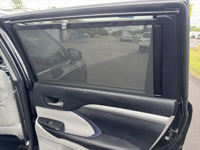 used 2017 Toyota Highlander car, priced at $20,900