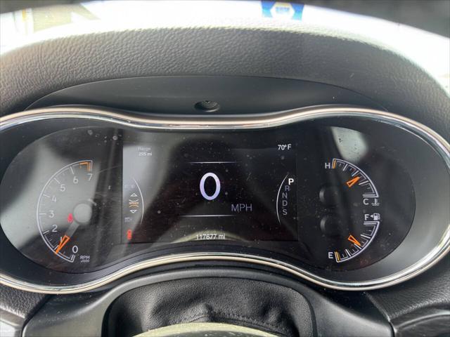 used 2015 Jeep Grand Cherokee car, priced at $13,900