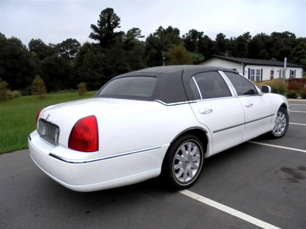 used 2011 Lincoln Town Car car, priced at $9,995