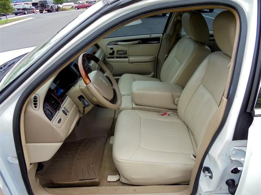 used 2011 Lincoln Town Car car, priced at $9,995