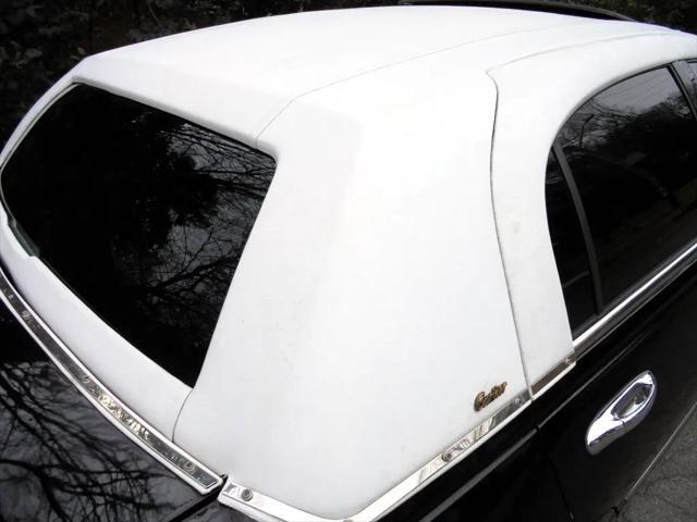 used 2002 Lincoln Town Car car, priced at $8,995