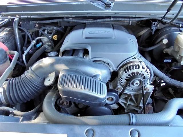 used 2009 Chevrolet Avalanche car, priced at $13,995