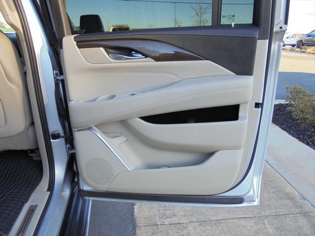 used 2018 Cadillac Escalade ESV car, priced at $31,995