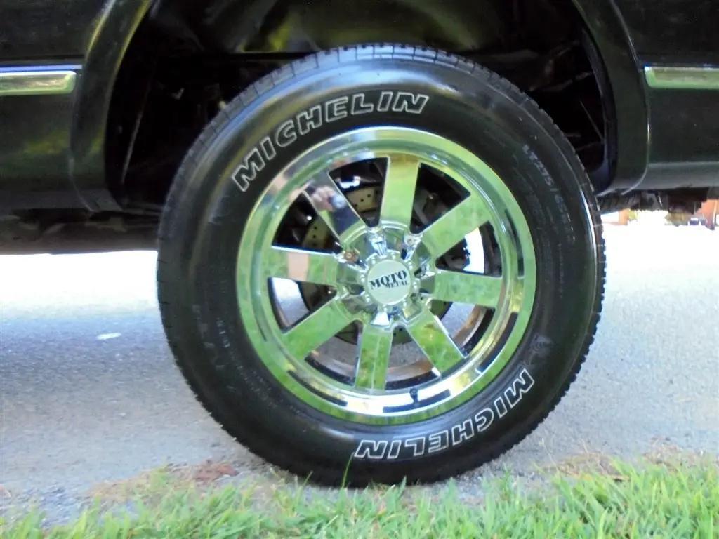 used 2013 Ford F-150 car, priced at $17,995