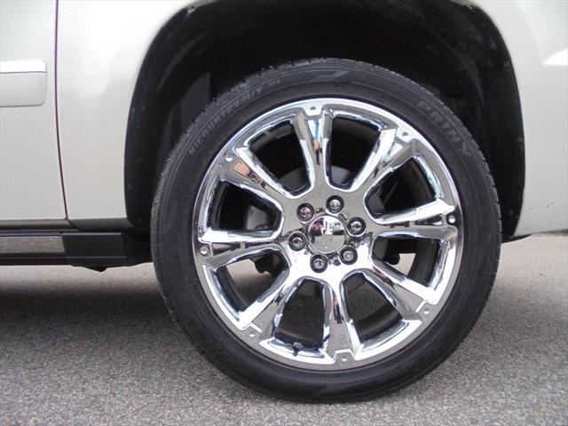 used 2012 Chevrolet Avalanche car, priced at $15,995