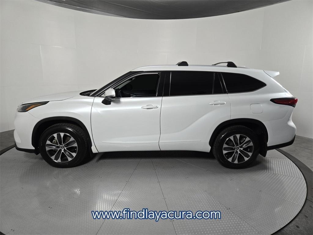 used 2022 Toyota Highlander car, priced at $35,177