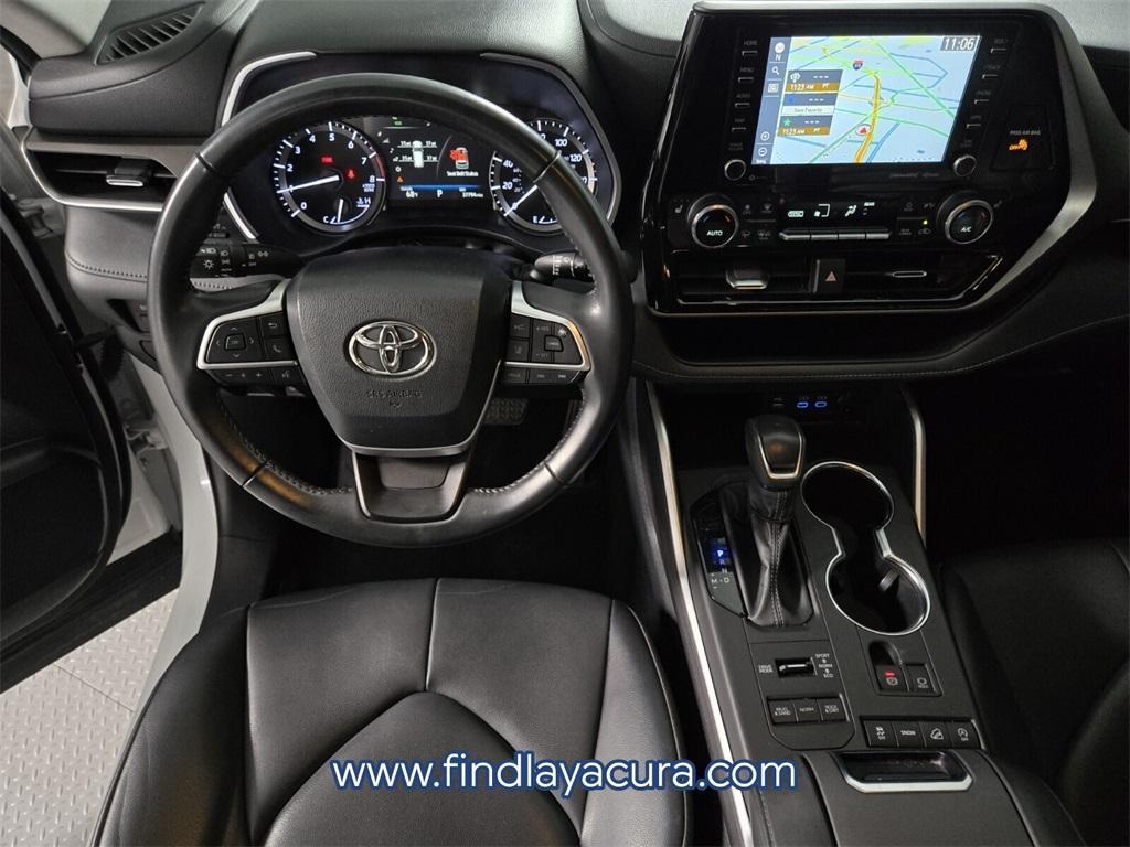 used 2022 Toyota Highlander car, priced at $35,177