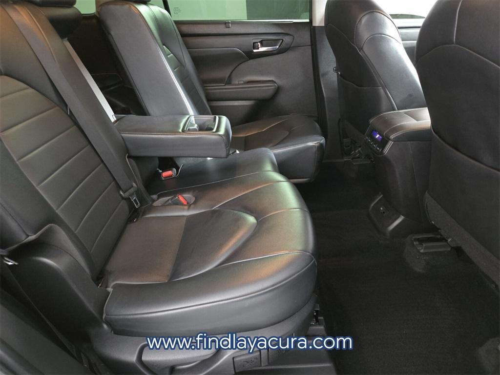 used 2022 Toyota Highlander car, priced at $35,177