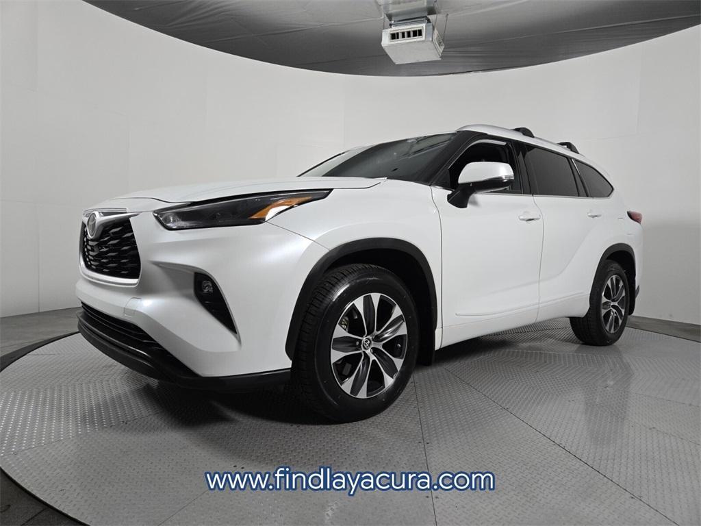 used 2022 Toyota Highlander car, priced at $35,177