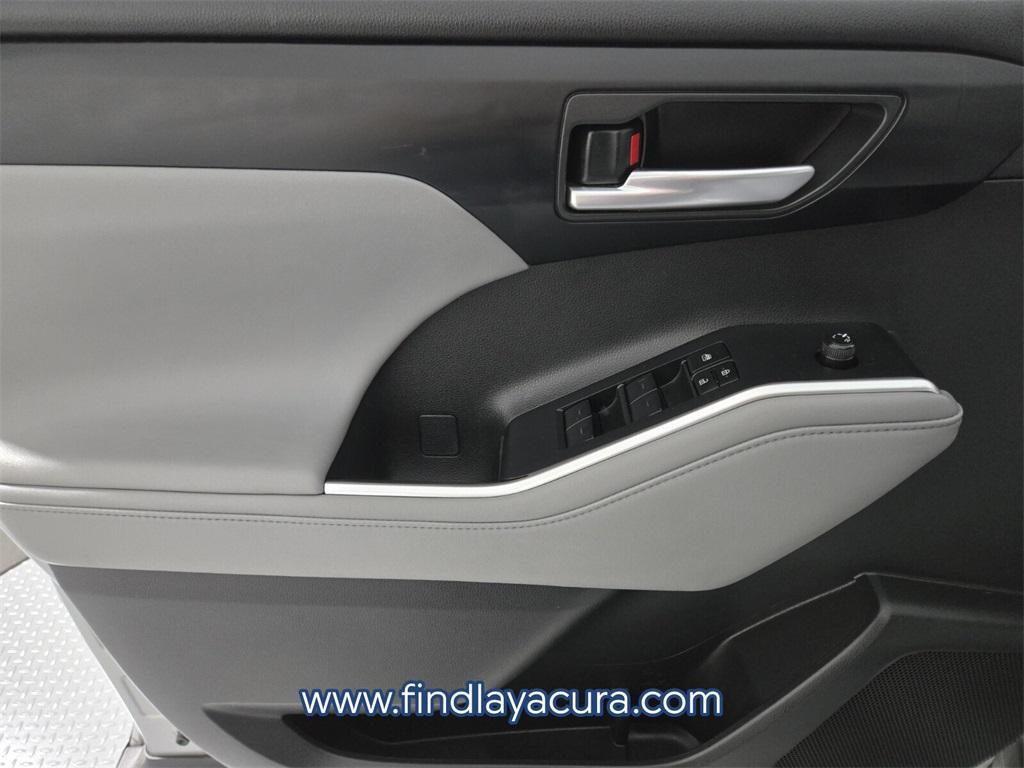 used 2024 Toyota Highlander car, priced at $42,142