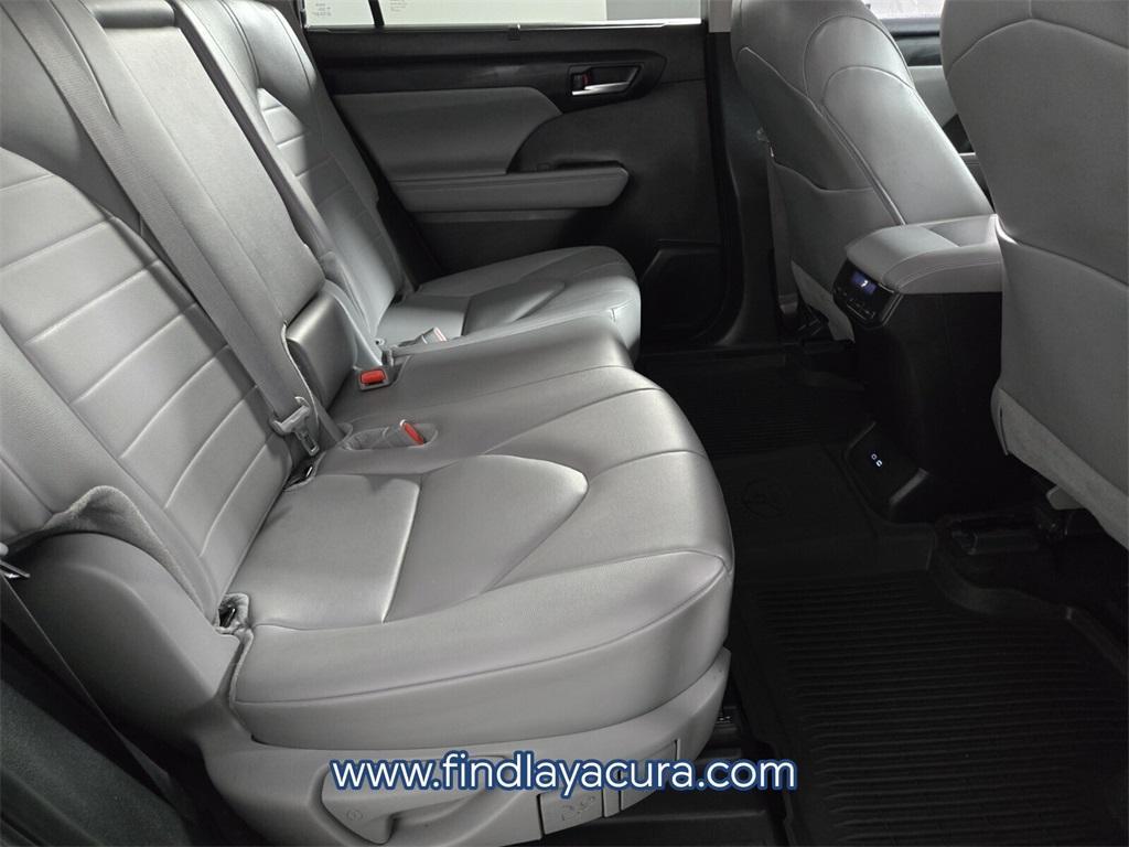 used 2024 Toyota Highlander car, priced at $42,142
