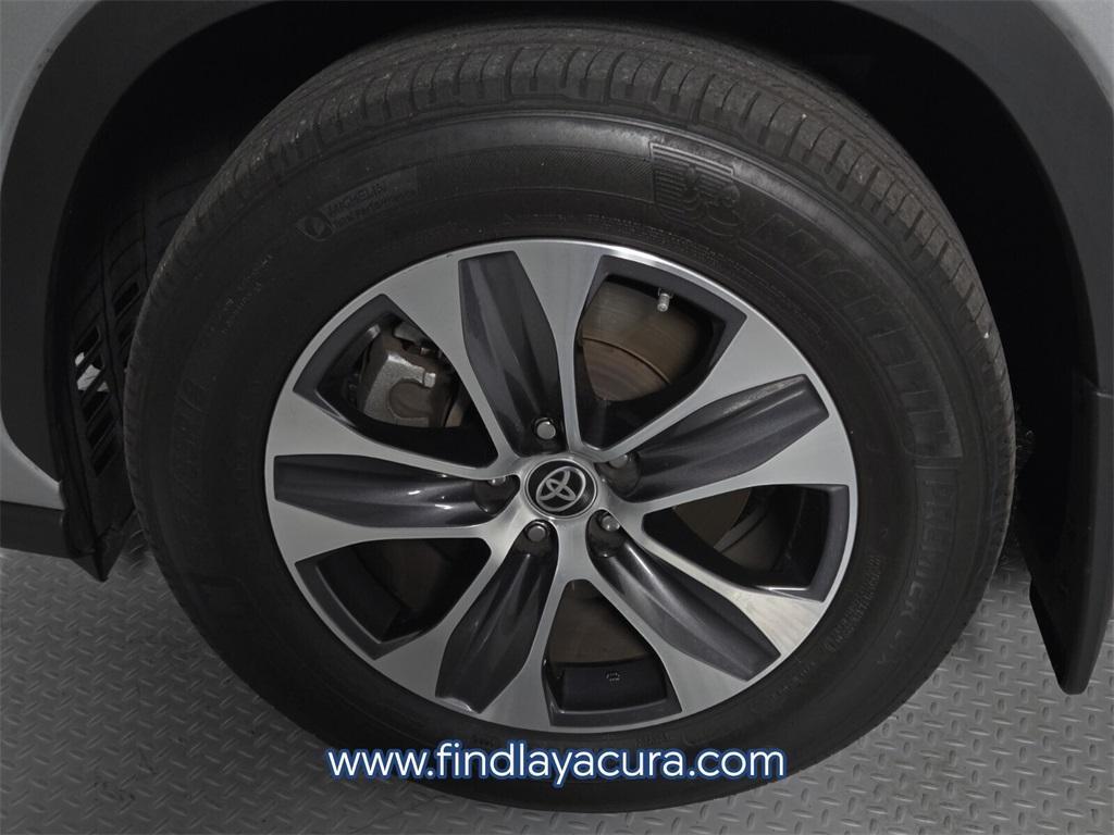 used 2024 Toyota Highlander car, priced at $42,142