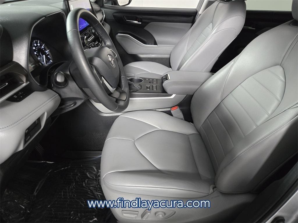used 2024 Toyota Highlander car, priced at $42,142