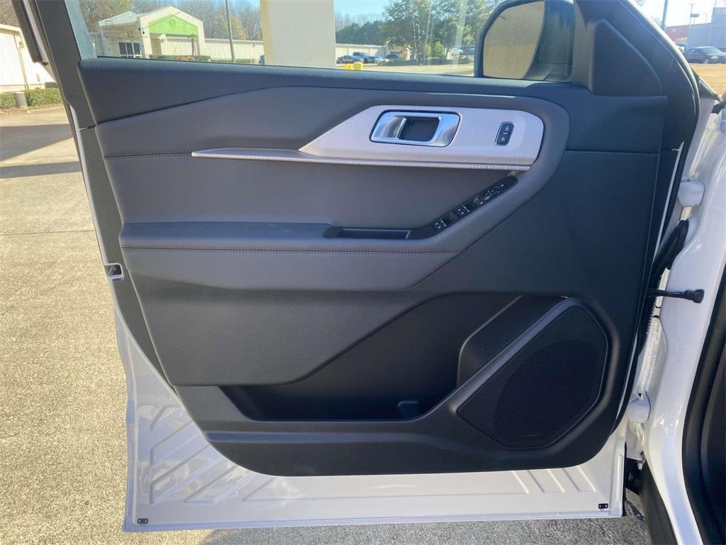 new 2025 Ford Explorer car, priced at $35,990