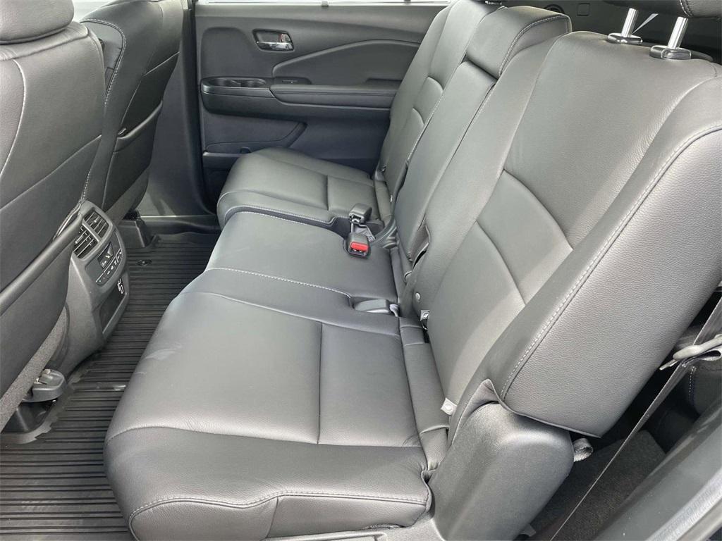 used 2022 Honda Pilot car, priced at $33,495