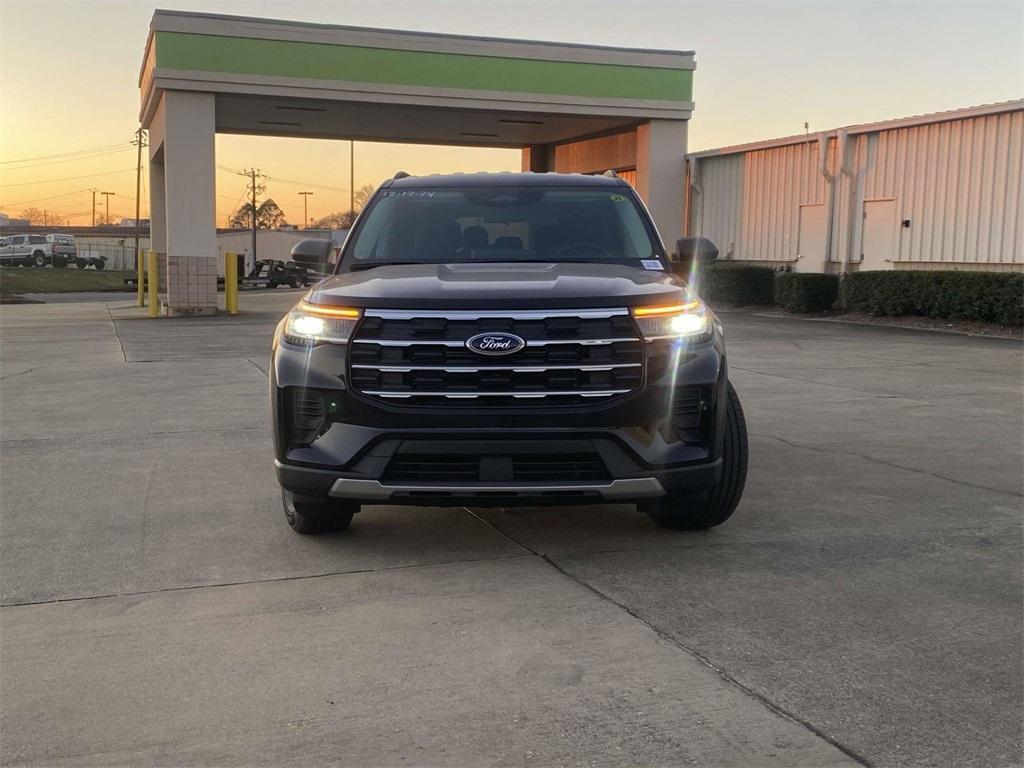 new 2025 Ford Explorer car, priced at $33,995