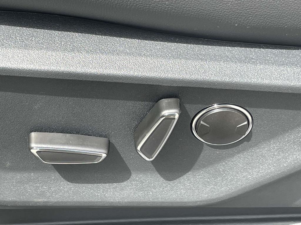 new 2025 Ford F-150 car, priced at $68,977