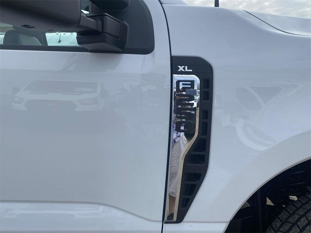 new 2024 Ford F-250 car, priced at $43,495