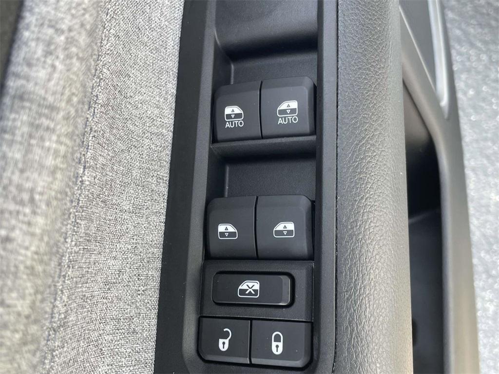 used 2022 Jeep Compass car, priced at $21,385