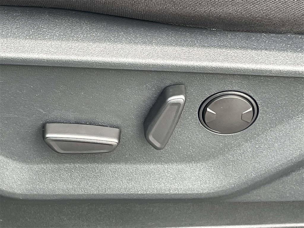 new 2025 Ford F-150 car, priced at $59,180