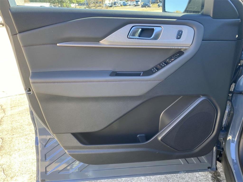 new 2025 Ford Explorer car, priced at $33,995