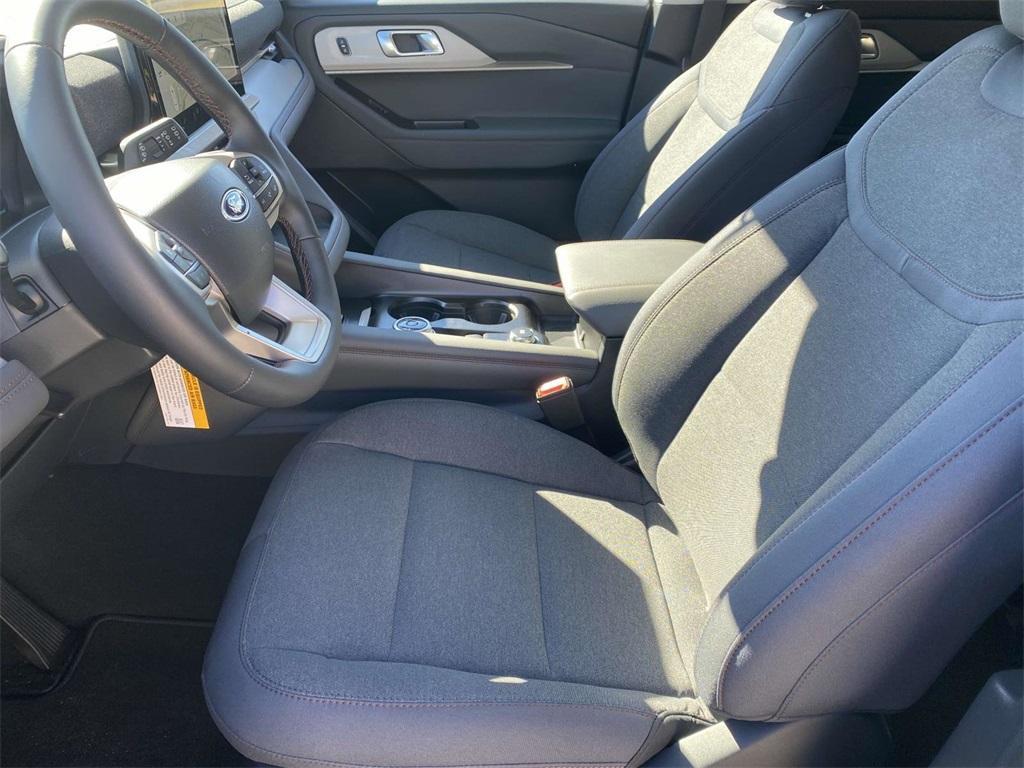 new 2025 Ford Explorer car, priced at $33,995