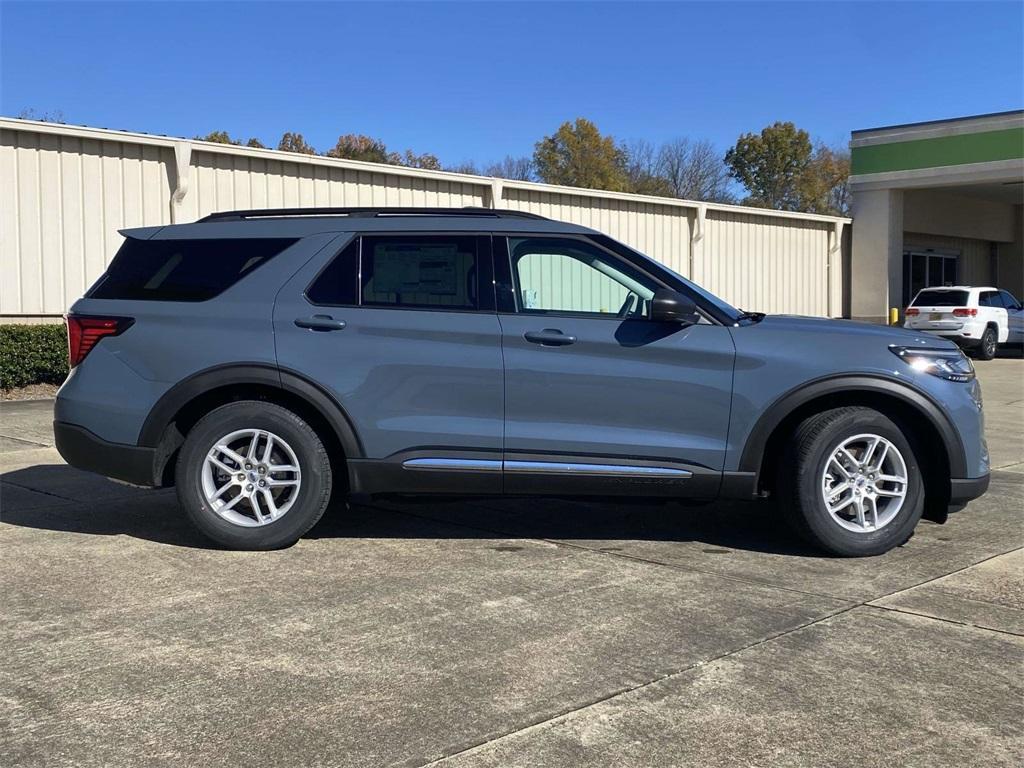 new 2025 Ford Explorer car, priced at $33,995