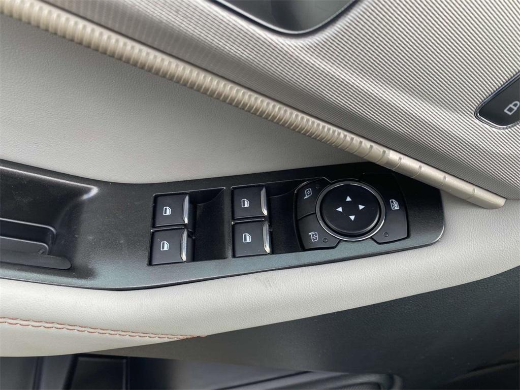 new 2025 Ford Explorer car, priced at $37,600