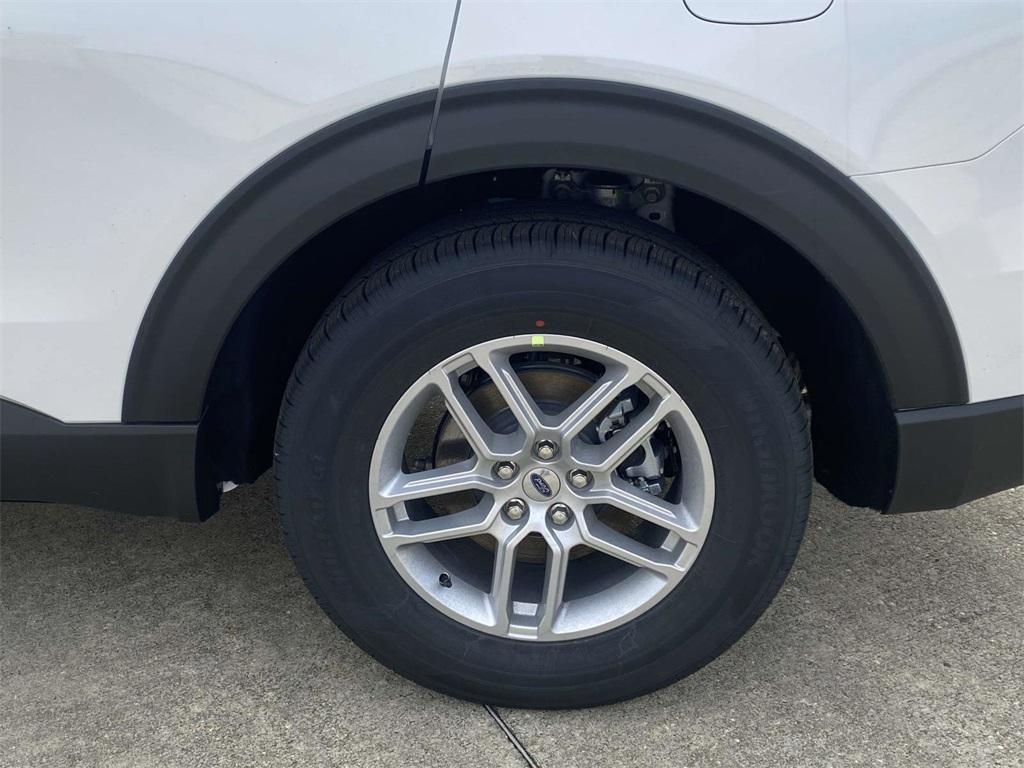 new 2025 Ford Explorer car, priced at $38,446