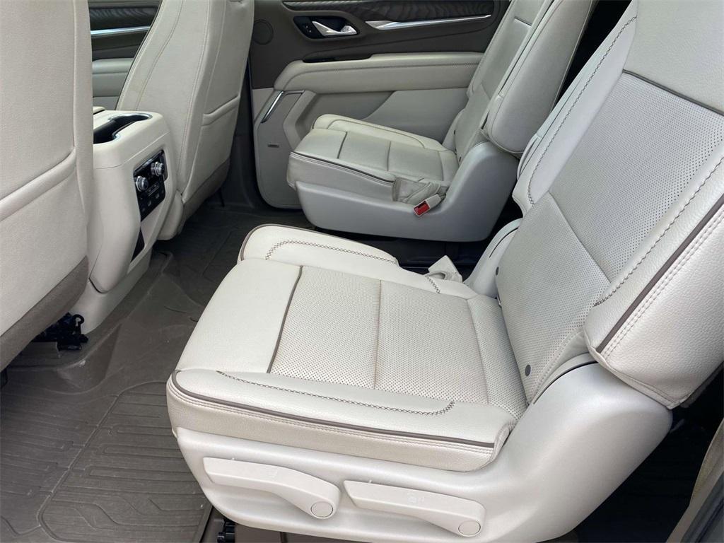 used 2022 GMC Yukon XL car, priced at $45,995