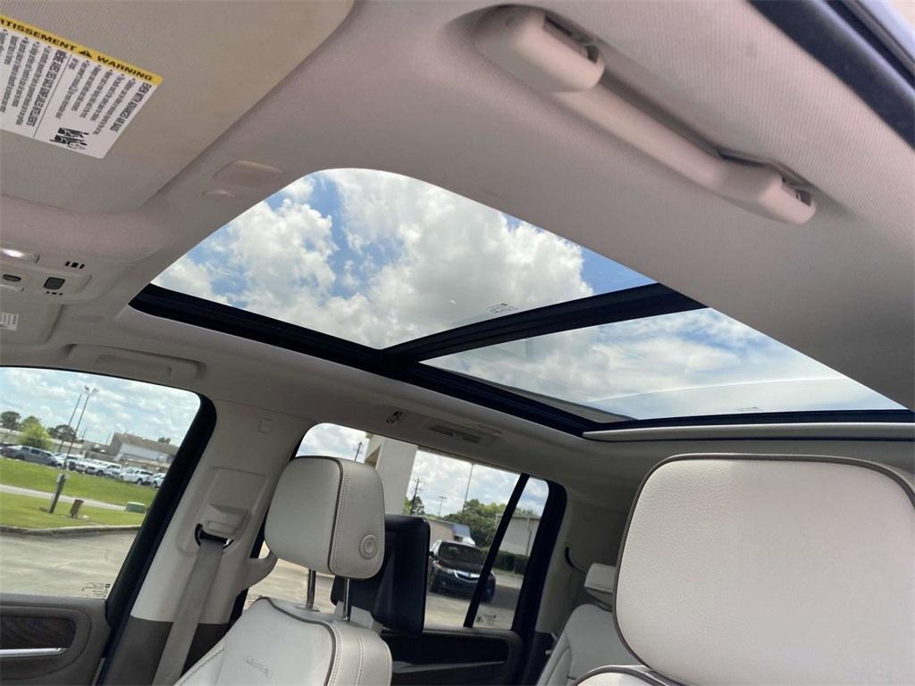 used 2022 GMC Yukon XL car, priced at $45,995