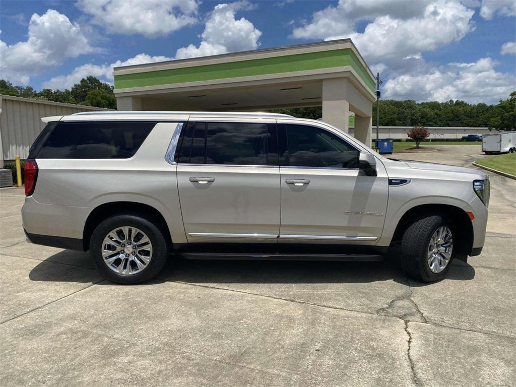 used 2022 GMC Yukon XL car, priced at $45,995