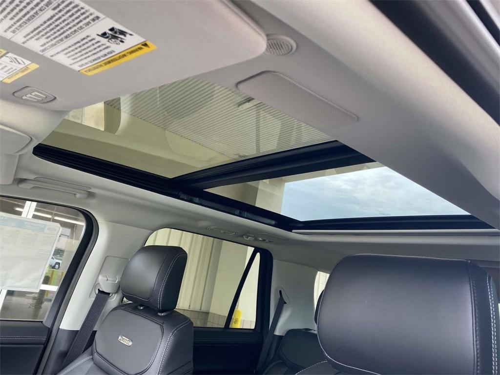 new 2025 Ford Expedition car, priced at $77,230