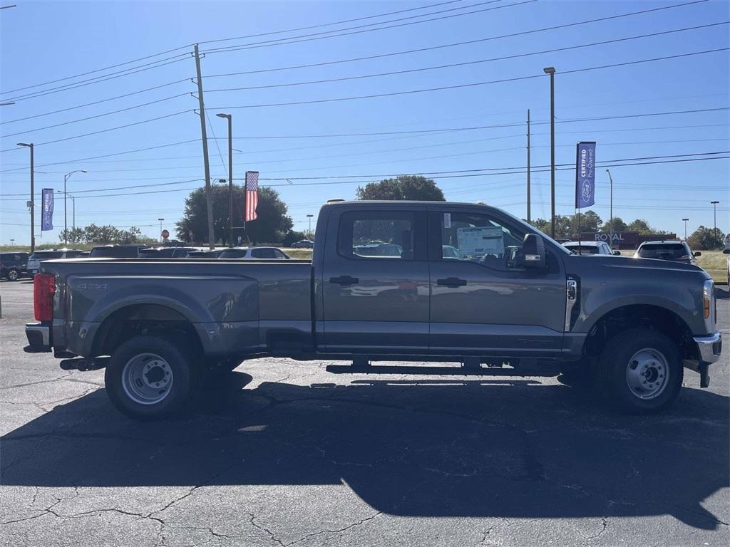 new 2025 Ford F-350 car, priced at $62,375