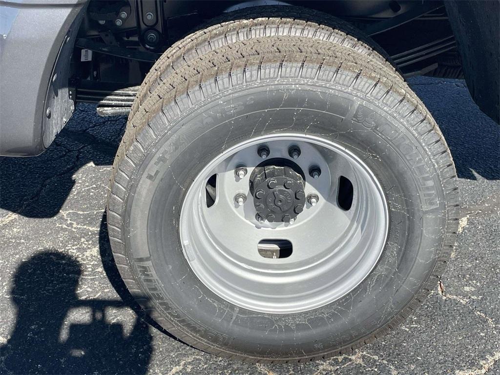 new 2025 Ford F-350 car, priced at $62,375