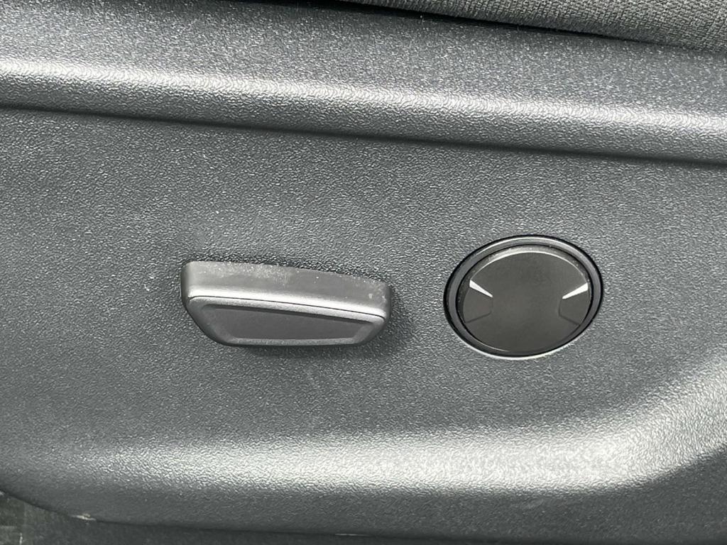 new 2025 Ford F-250 car, priced at $64,995