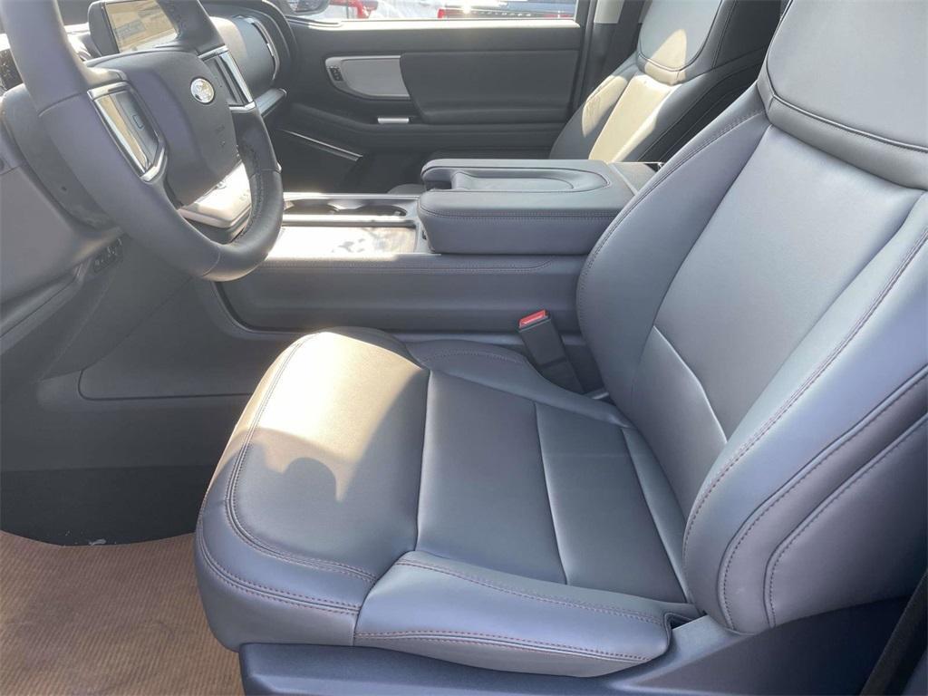 new 2025 Ford Expedition Max car, priced at $69,406