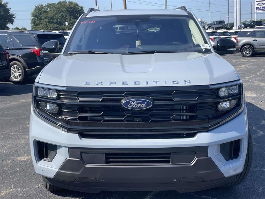 new 2025 Ford Expedition Max car, priced at $69,406