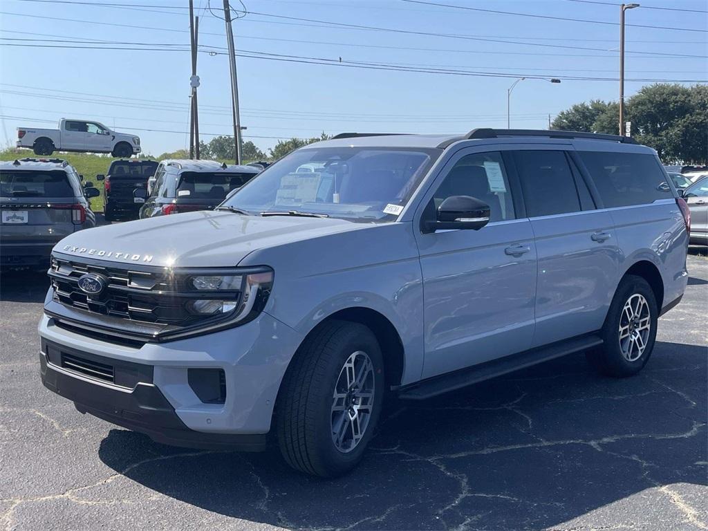 new 2025 Ford Expedition Max car, priced at $69,406
