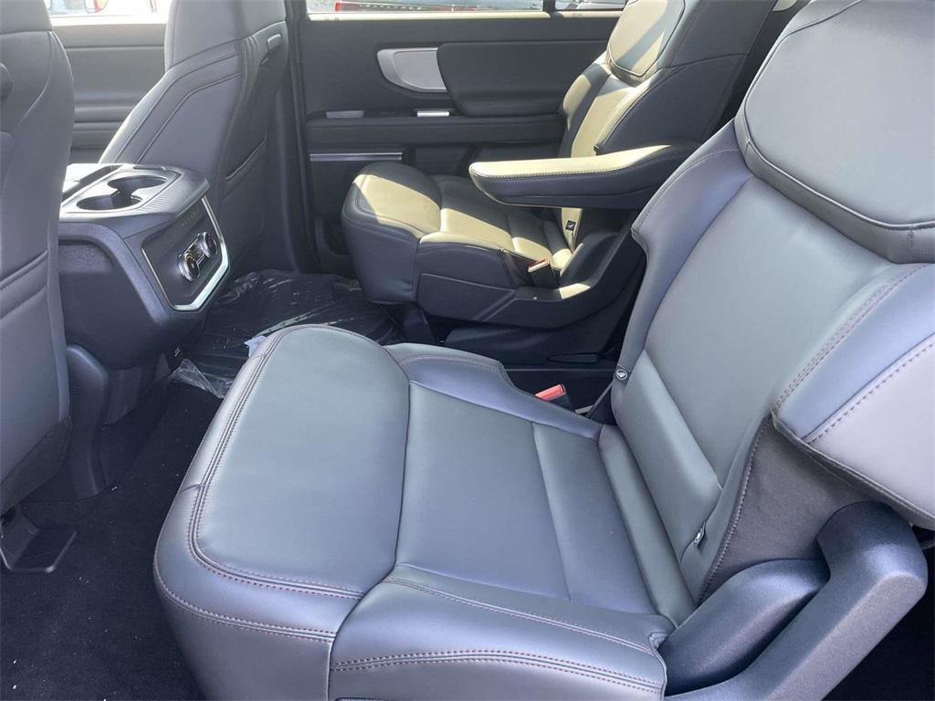 new 2025 Ford Expedition Max car, priced at $69,406