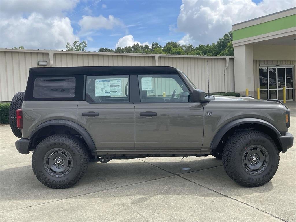 new 2025 Ford Bronco car, priced at $44,158