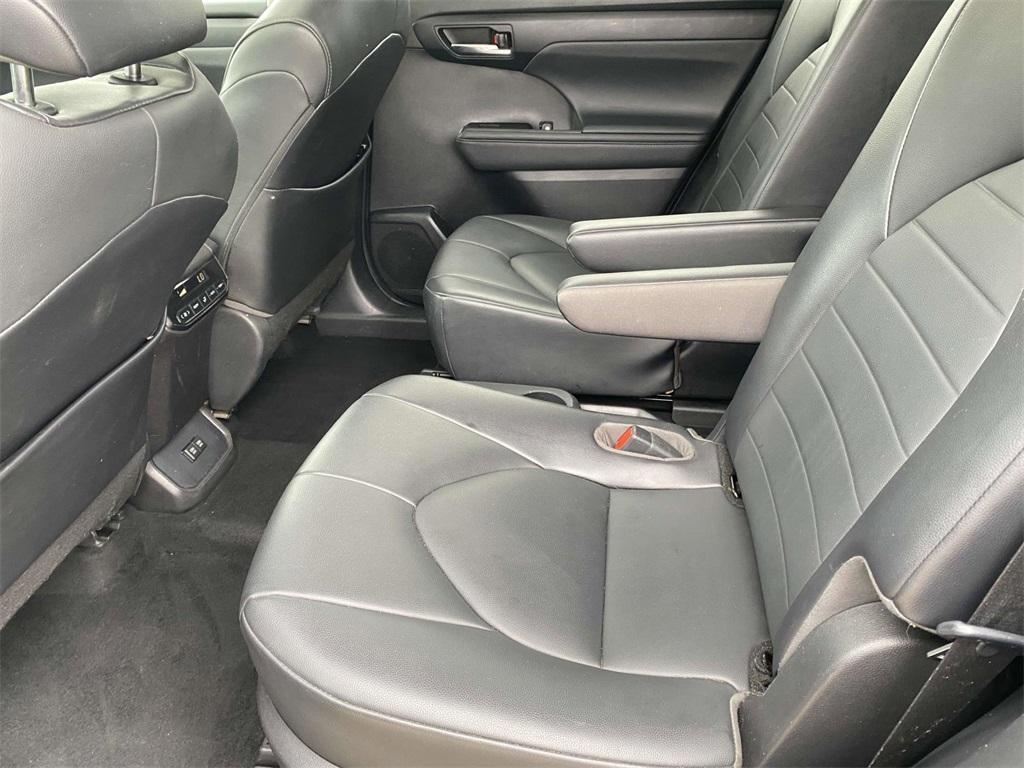 used 2021 Toyota Highlander car, priced at $28,555