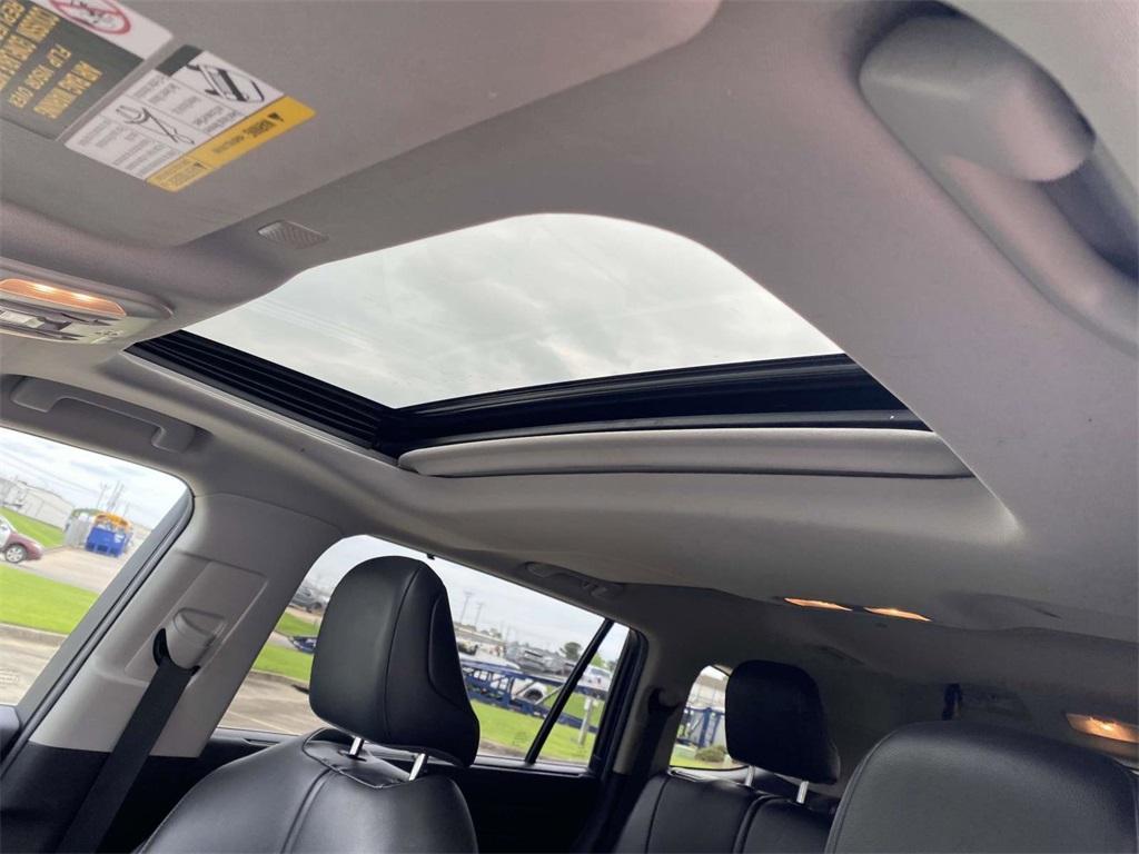 used 2021 Toyota Highlander car, priced at $28,555