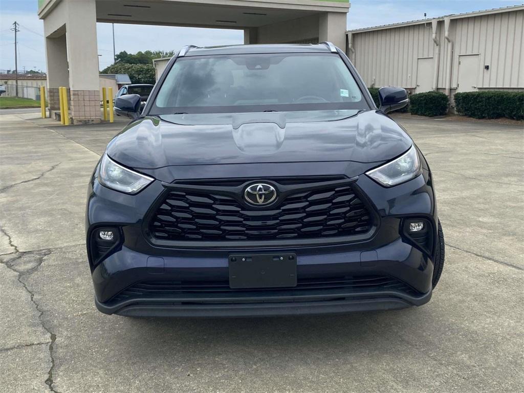 used 2021 Toyota Highlander car, priced at $28,555