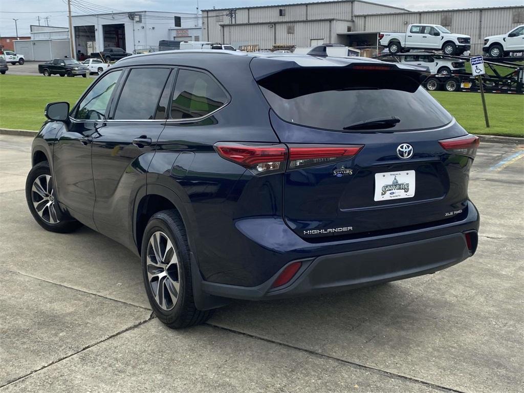 used 2021 Toyota Highlander car, priced at $28,555