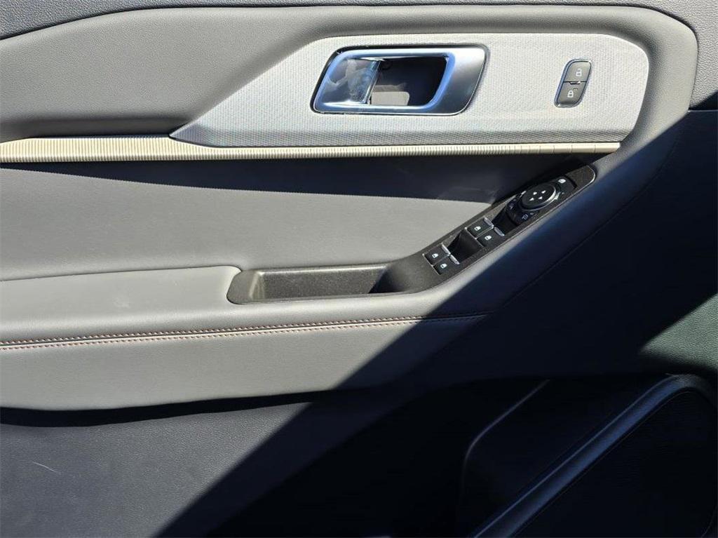 new 2025 Ford Explorer car, priced at $33,245