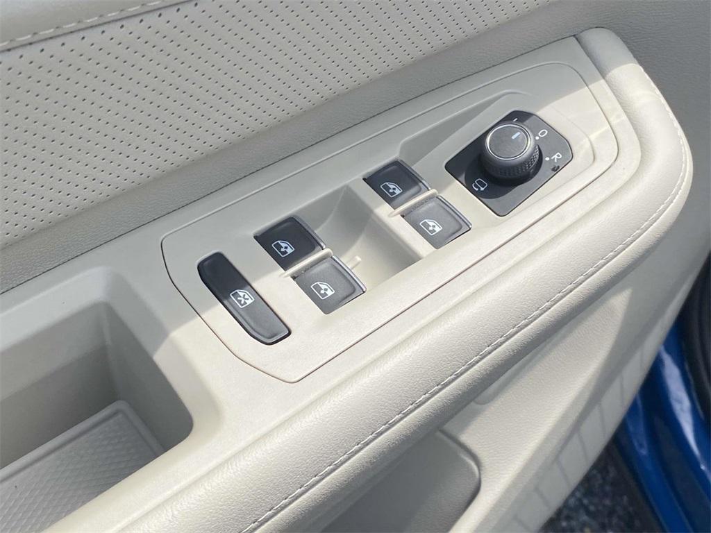 used 2025 Volkswagen Atlas car, priced at $45,991
