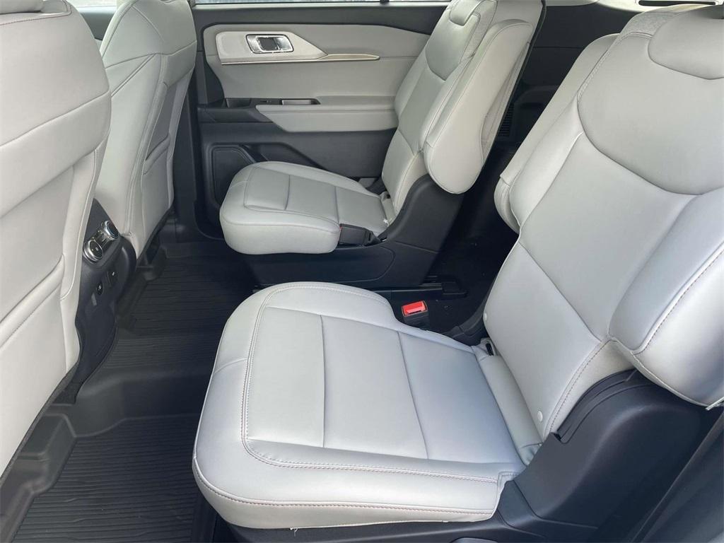 new 2025 Ford Explorer car, priced at $39,995